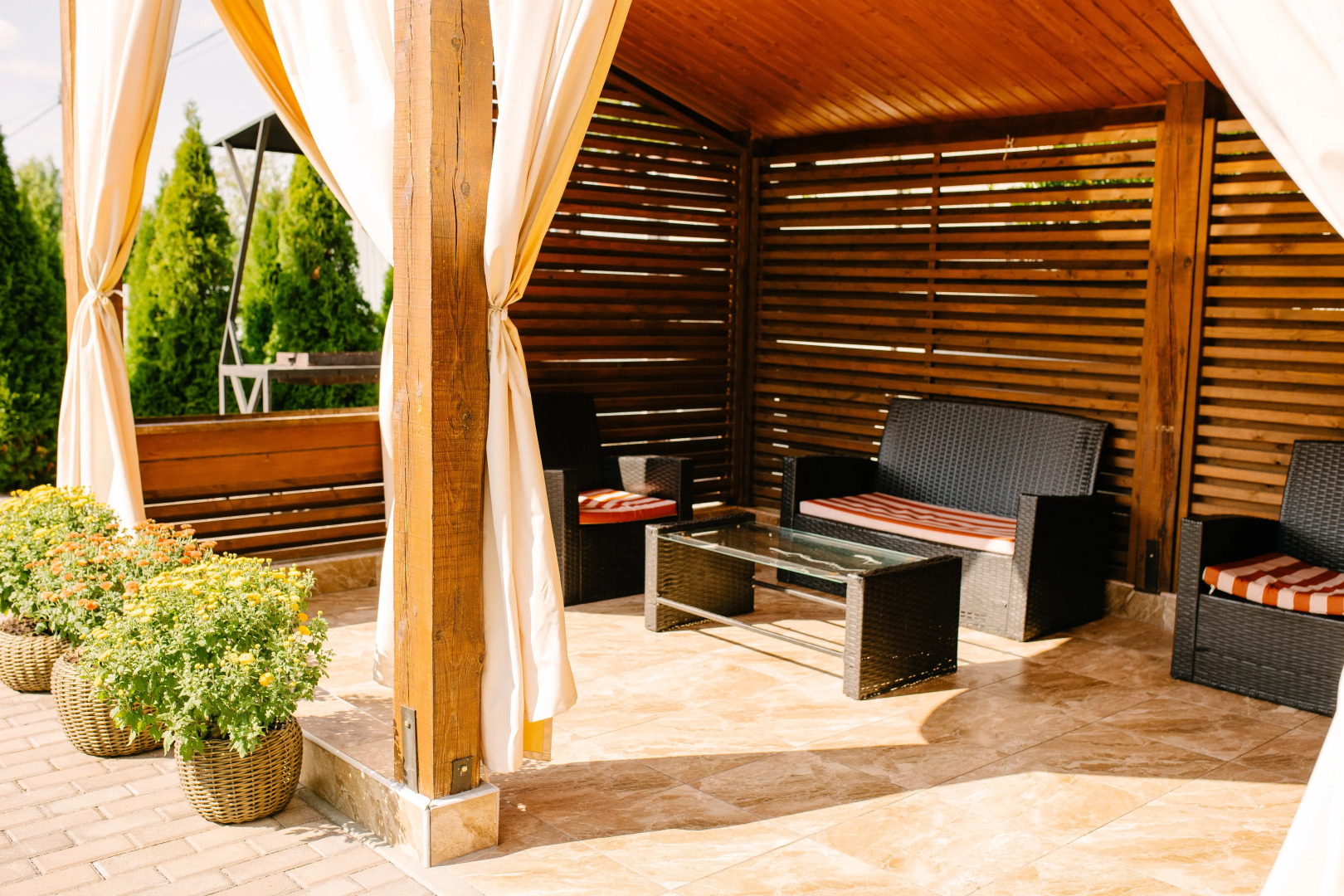 Гостевой дом Барни с горячим бассейном и видом на закат