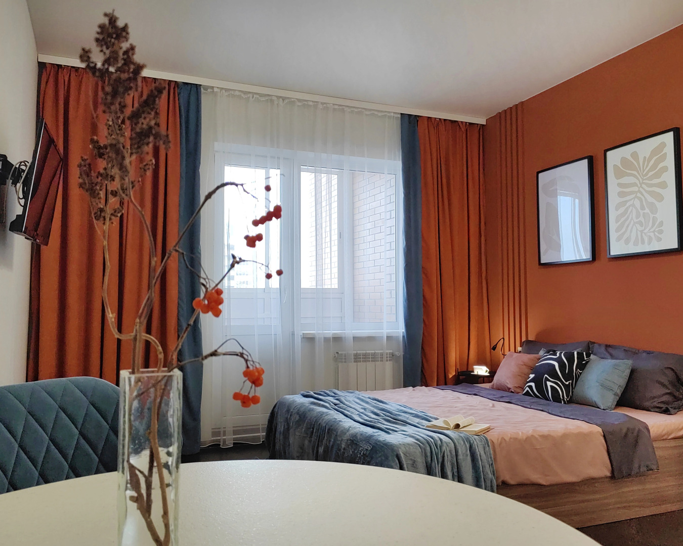 Апартаменты студия Рябиновый закат