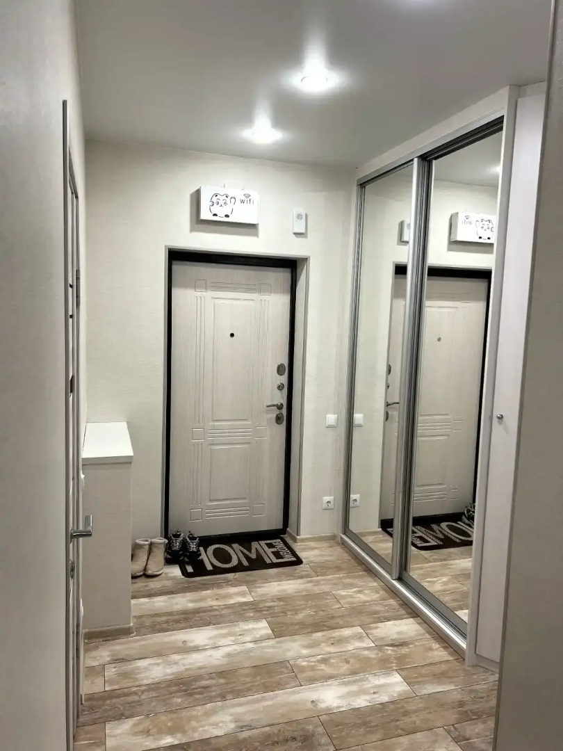 Квартира Happy House 70 лет Октября 3