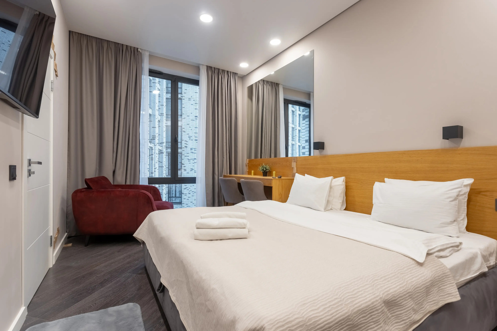 Апартаменты дизайнерские на 37 этаже