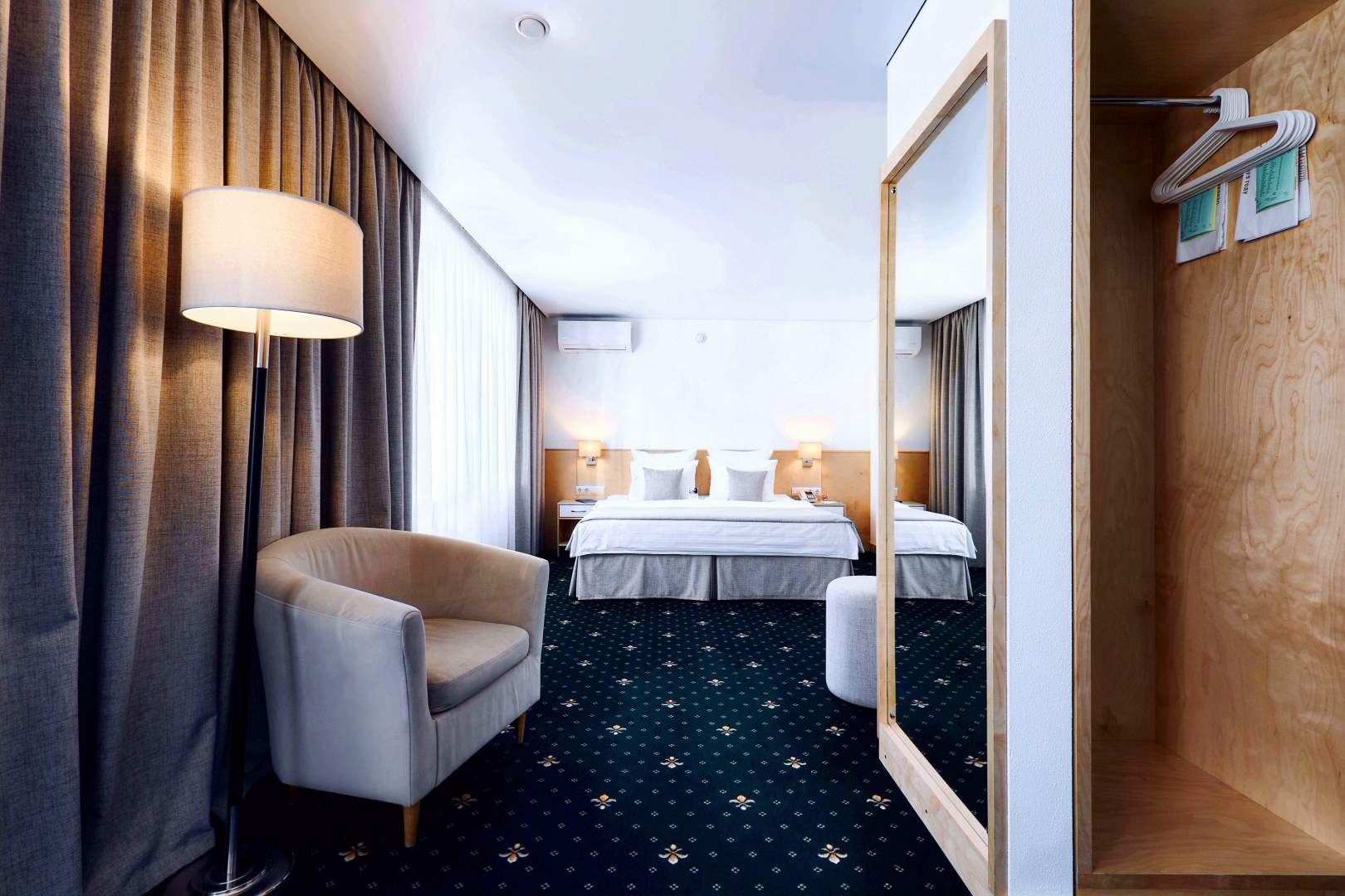 Отель Восток