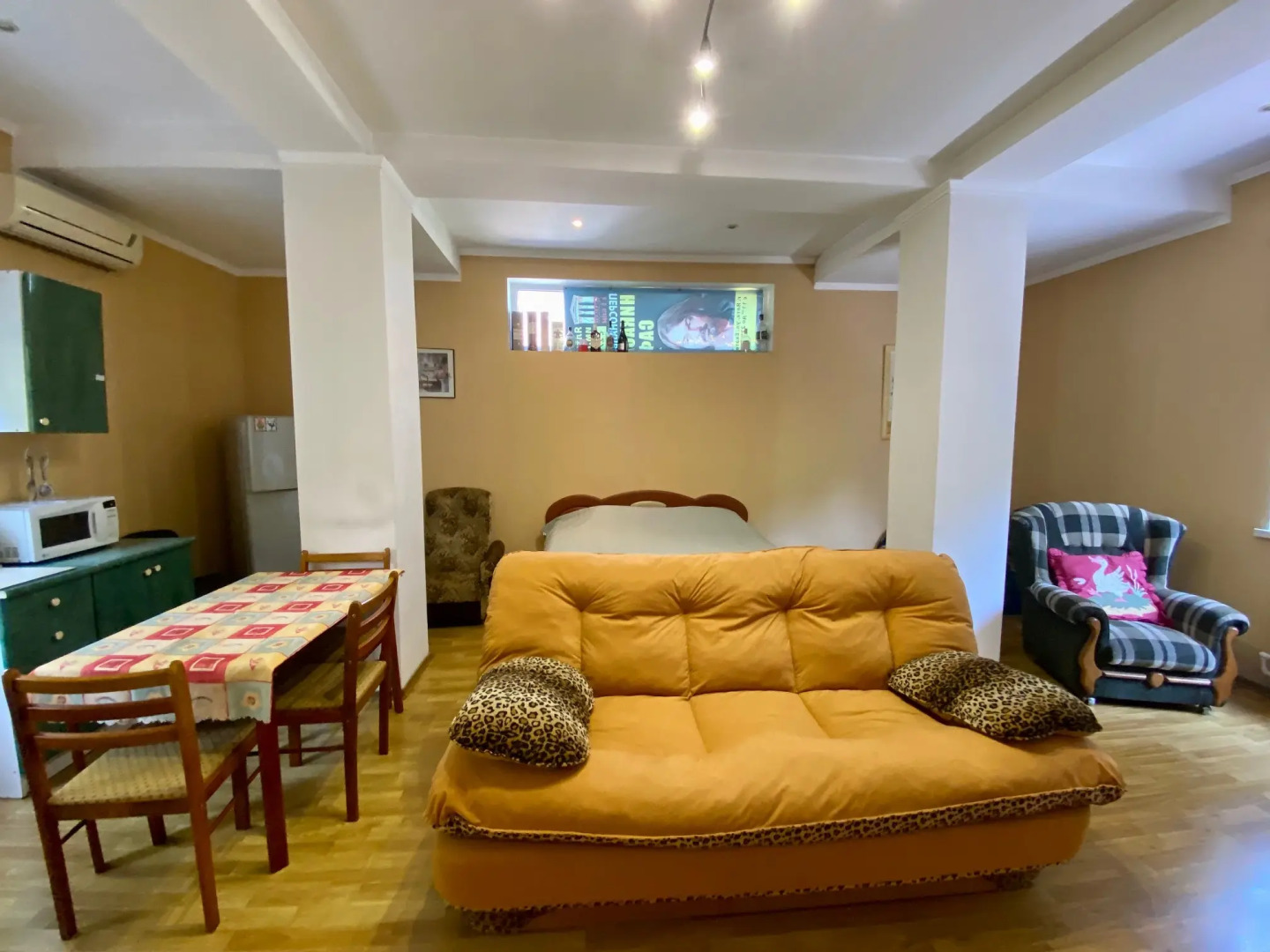 Апартаменты Статус на Кирова 10 в Ялте 2