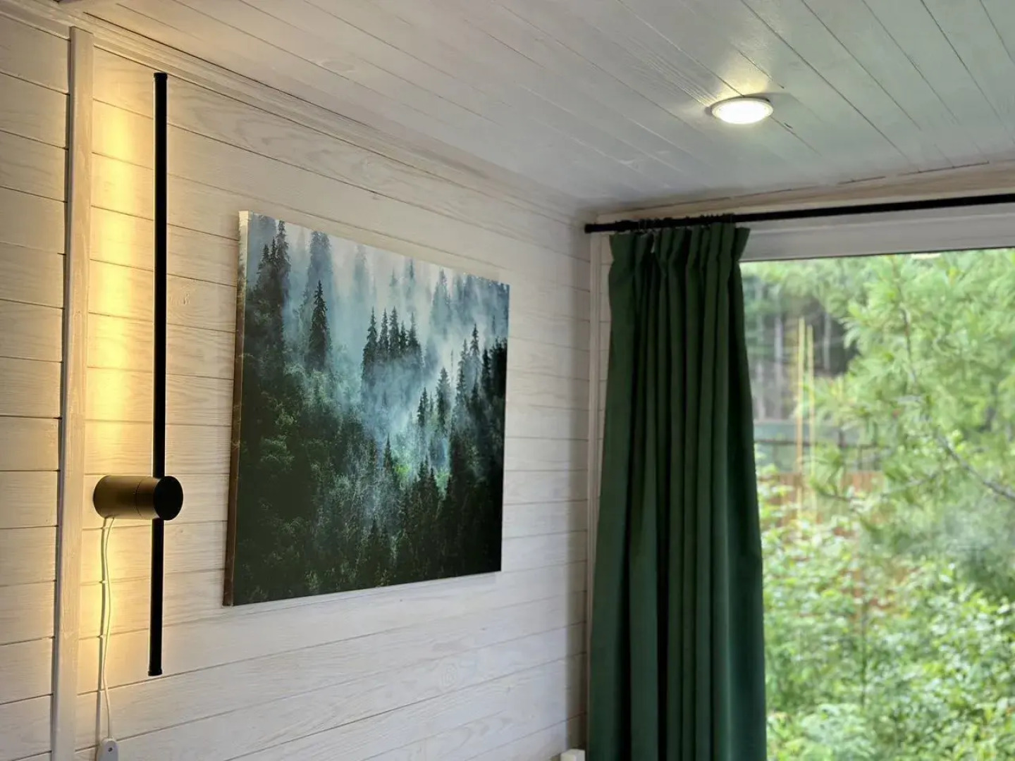 Частный Дом в Окружении Кедpового Леса со Своей Террасой и Мангальной Зоной