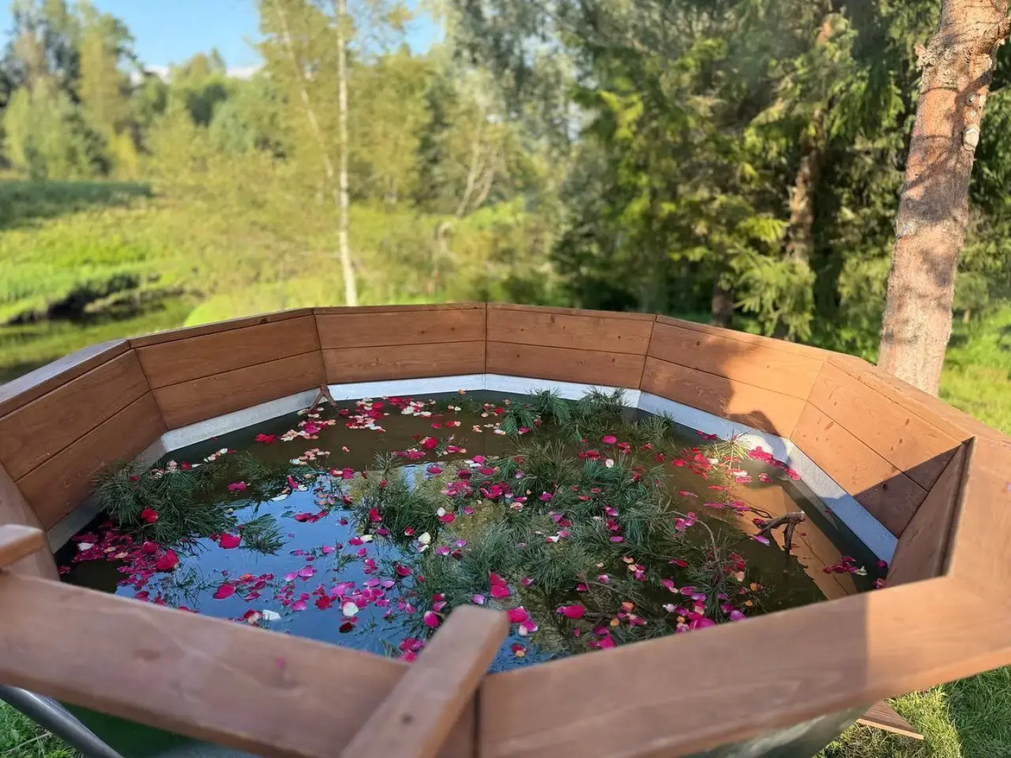 Частный дом с баней и чаном у реки