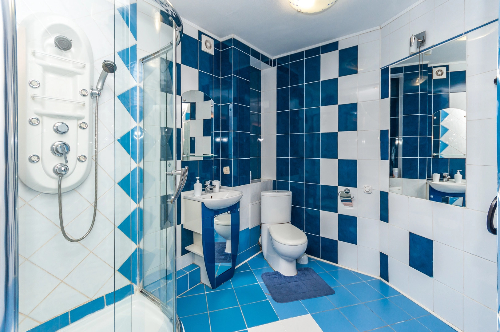 Апартаменты ЕКАТЕРИНИНСКАЯ 165