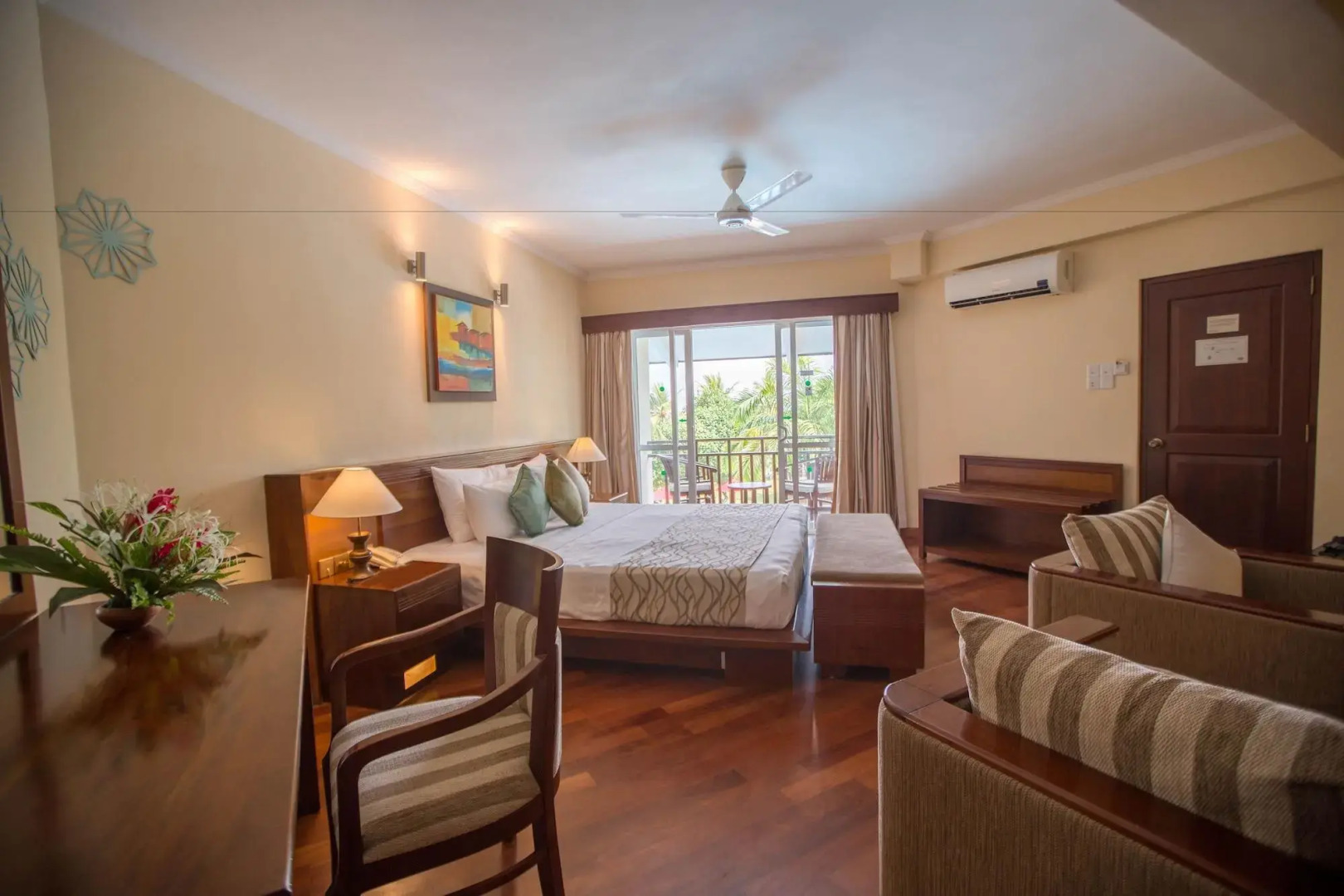 Курортный отель The Palms