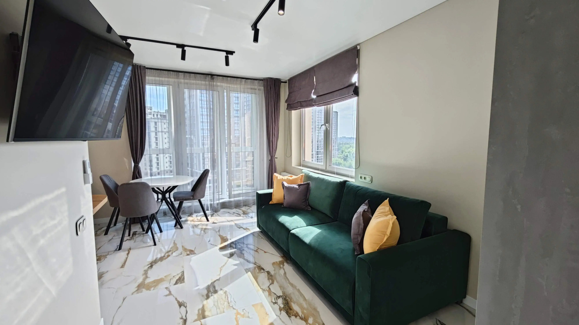 Апартаменты Апартон на Независимости 88 - 4x2