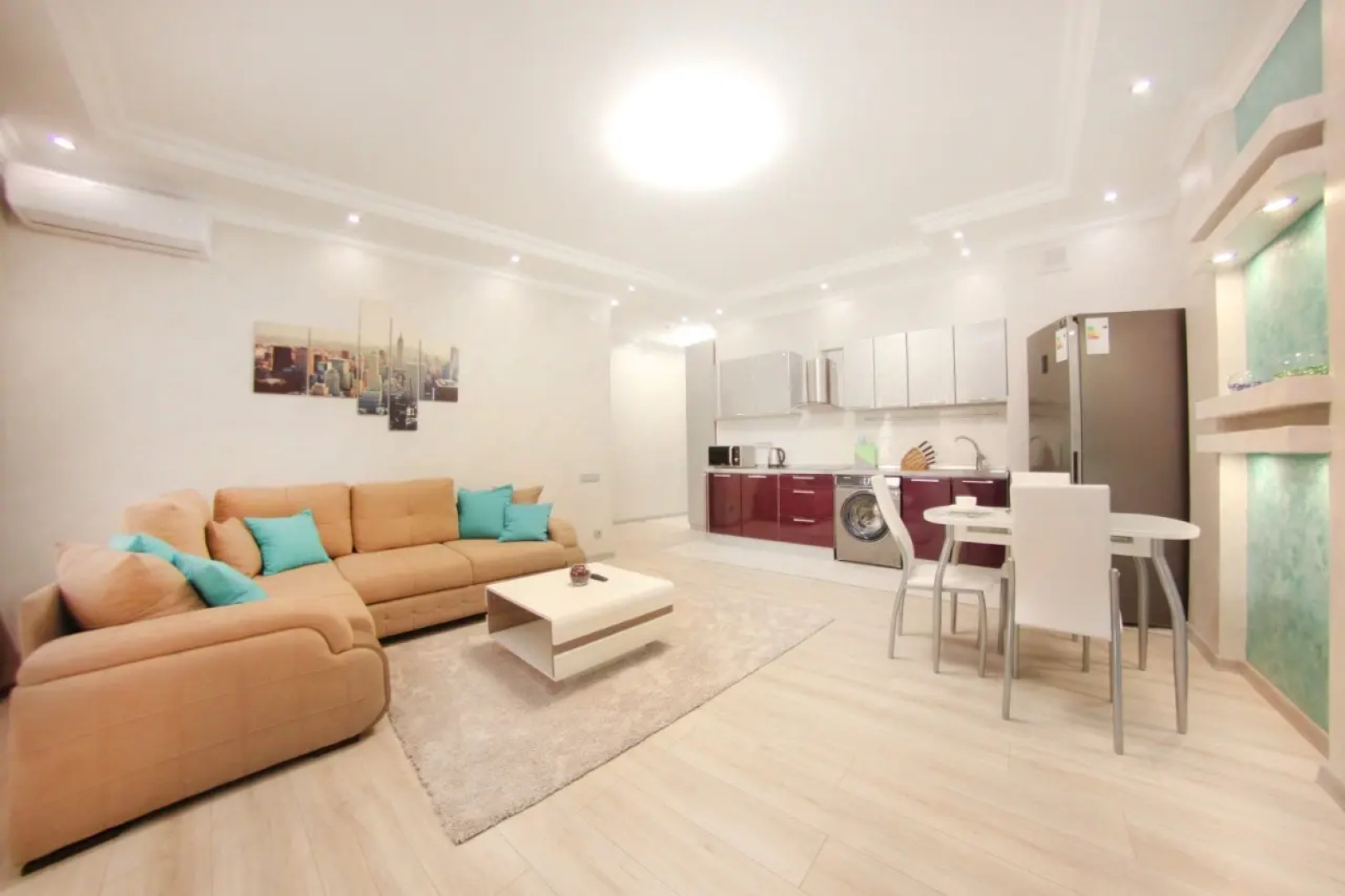 Апартаменты Двухкомнатные рядом с Парком Первого Президента