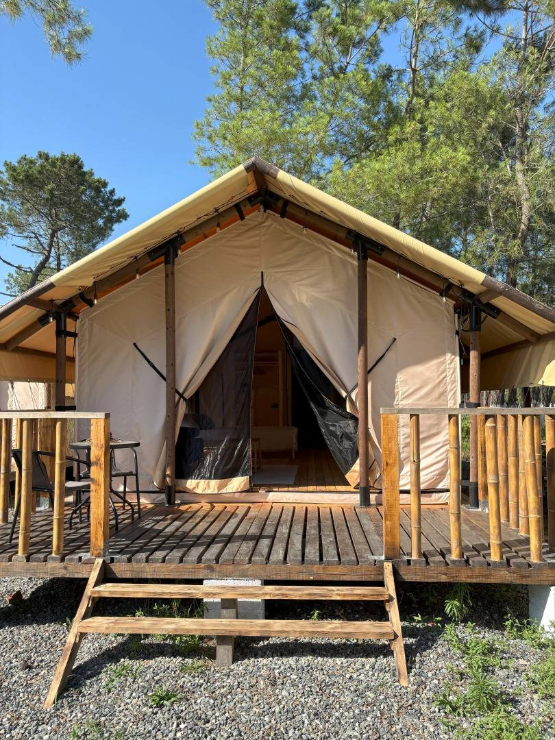 Курортный отель Hotsglamping