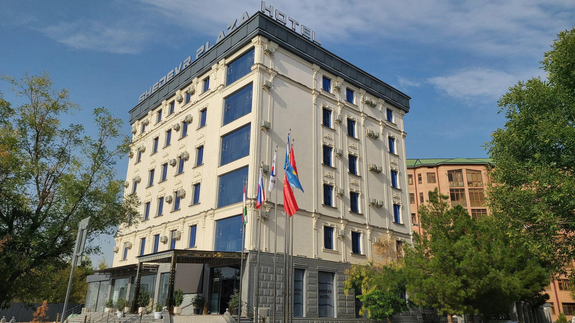 Отель Shedevr Plaza