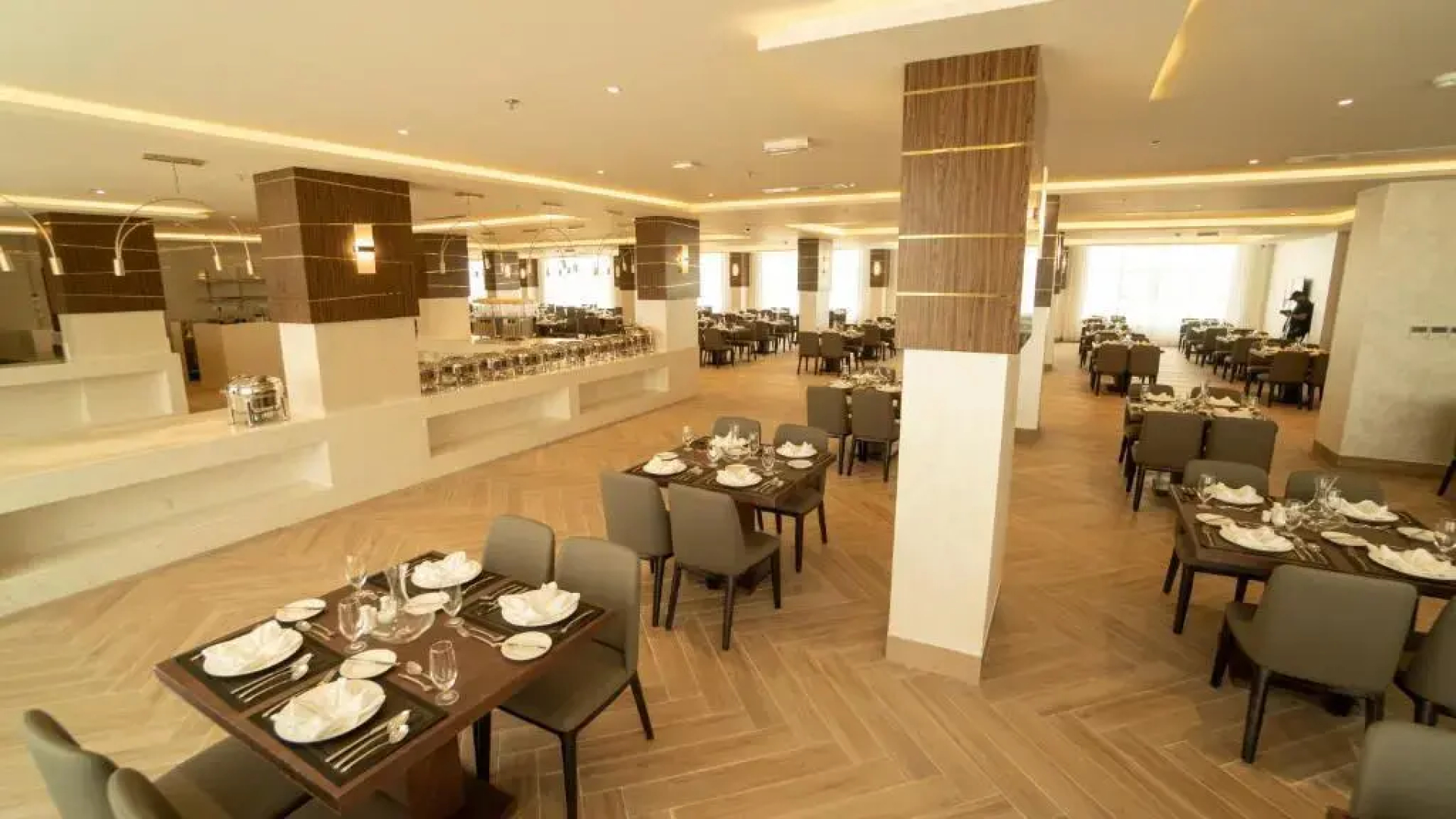 Отель The Plaza  and Resort