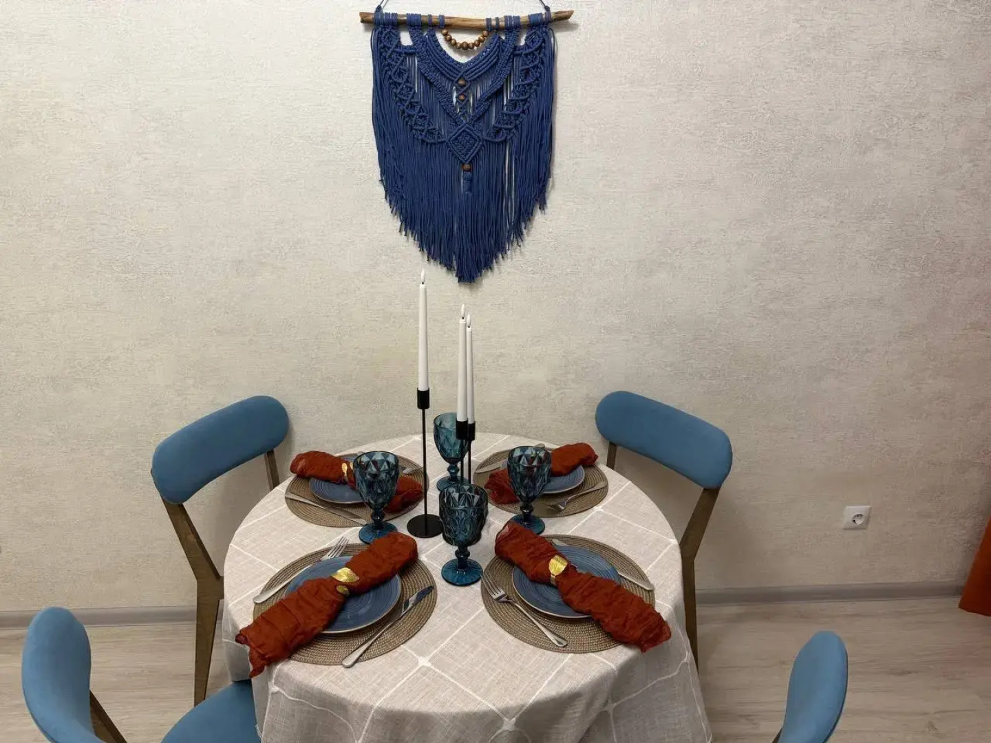 Квартира с видом на реку Великая