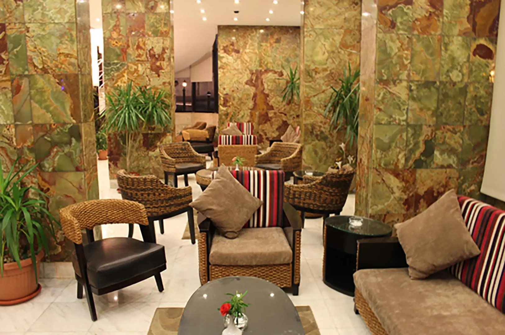 Отель Plaza Hotel Alexandria