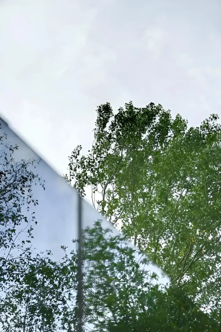 Частный Дом на Берегу Реки с Авторским Дизайном