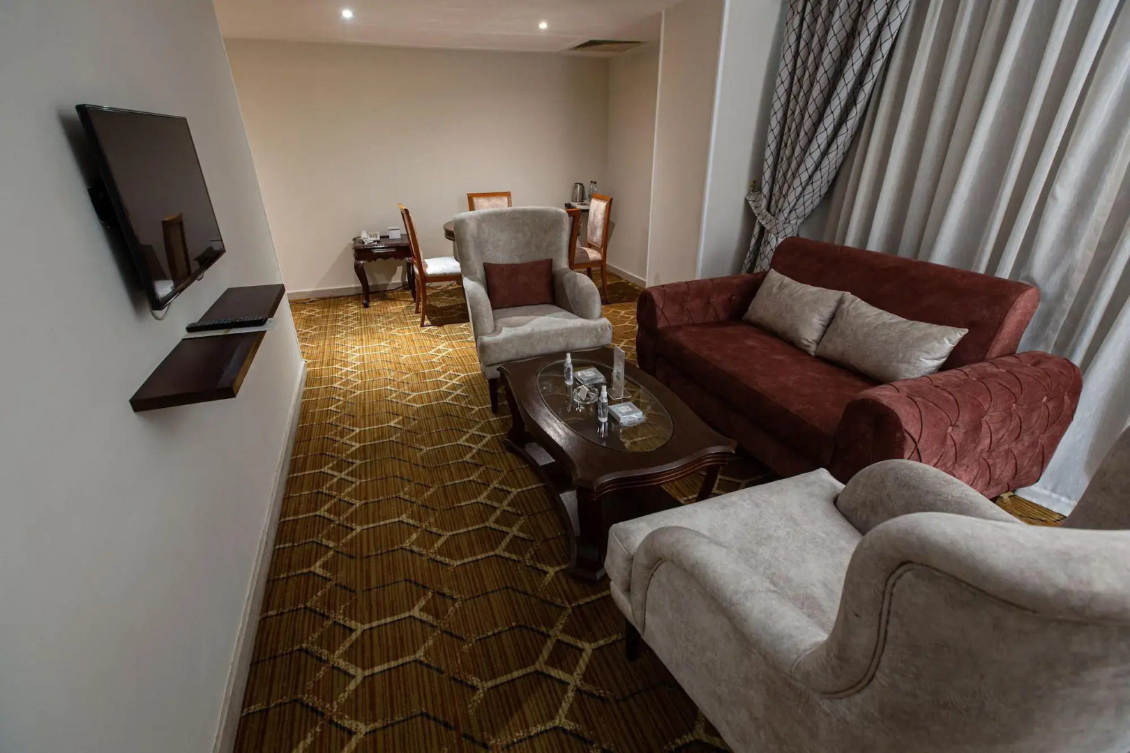 Отель Triumph Plaza Hotel