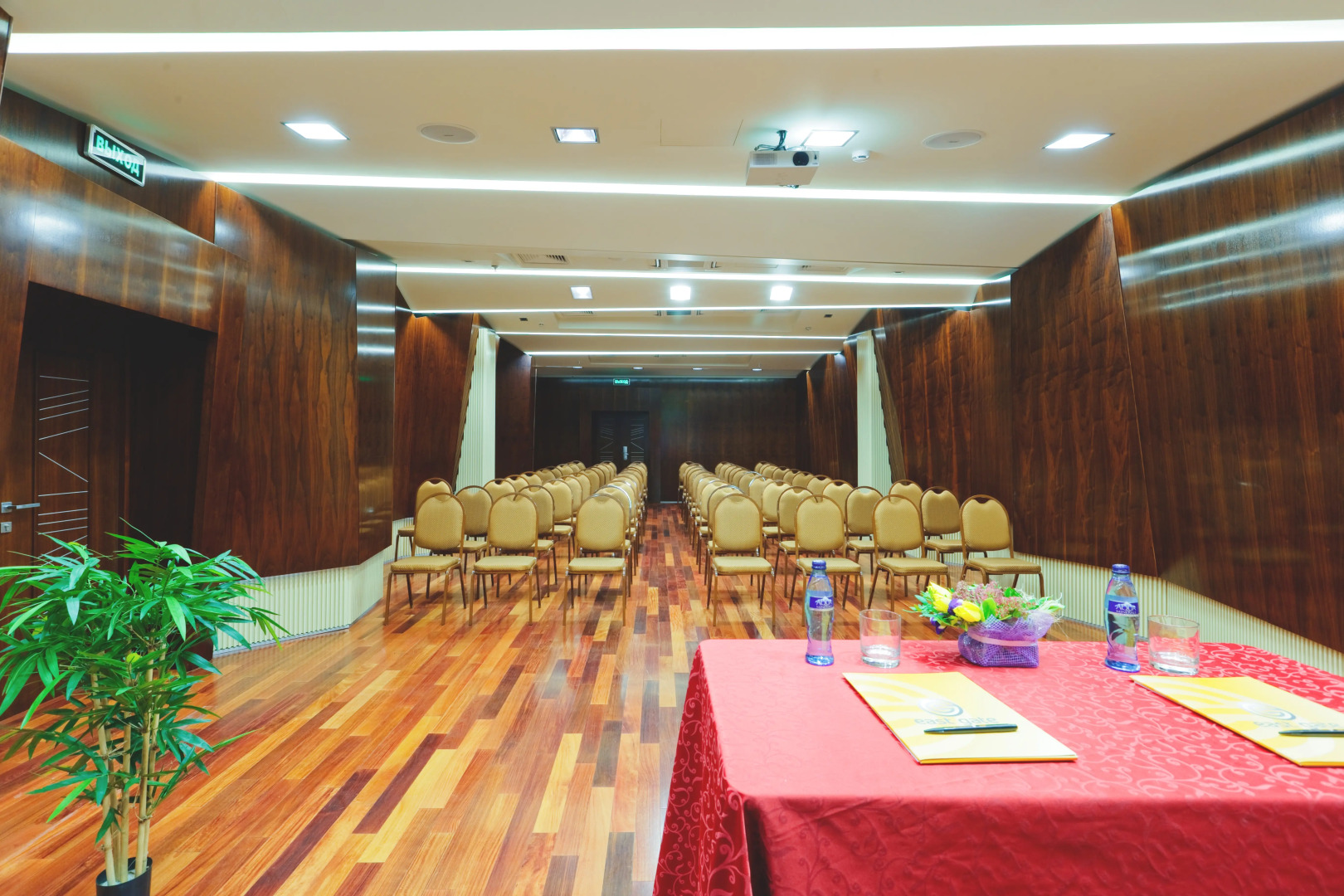 Отель East Gate