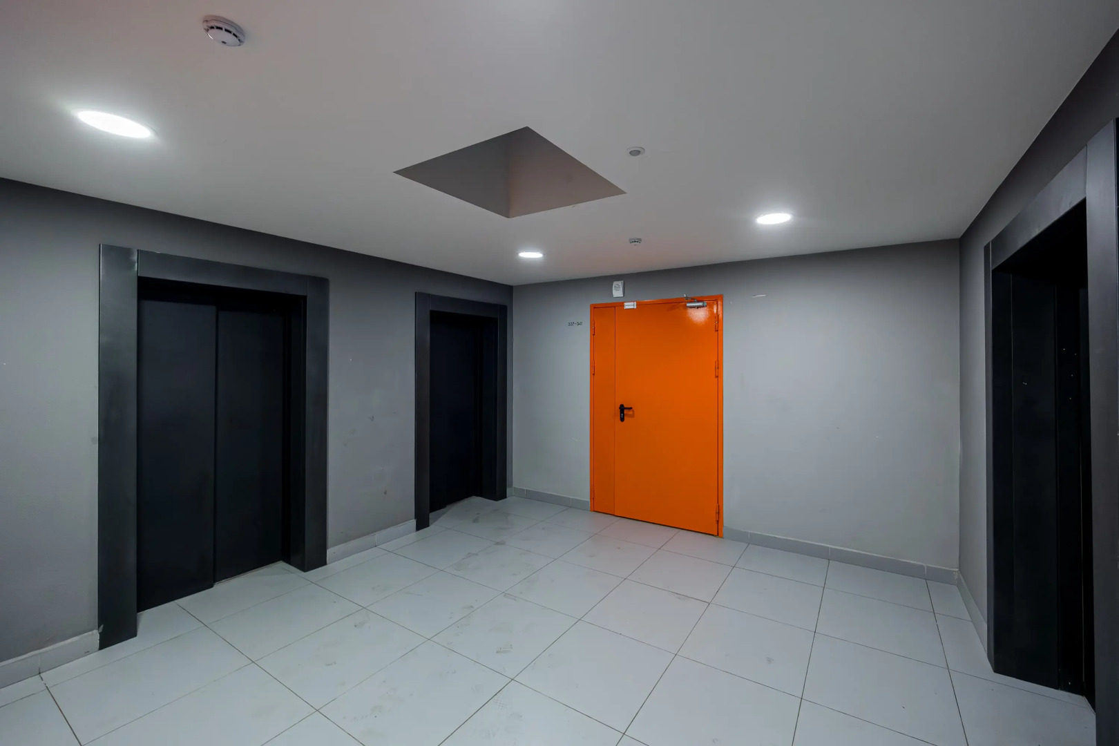 Квартира Студия на 30-ом Этаже с Видом на Лес