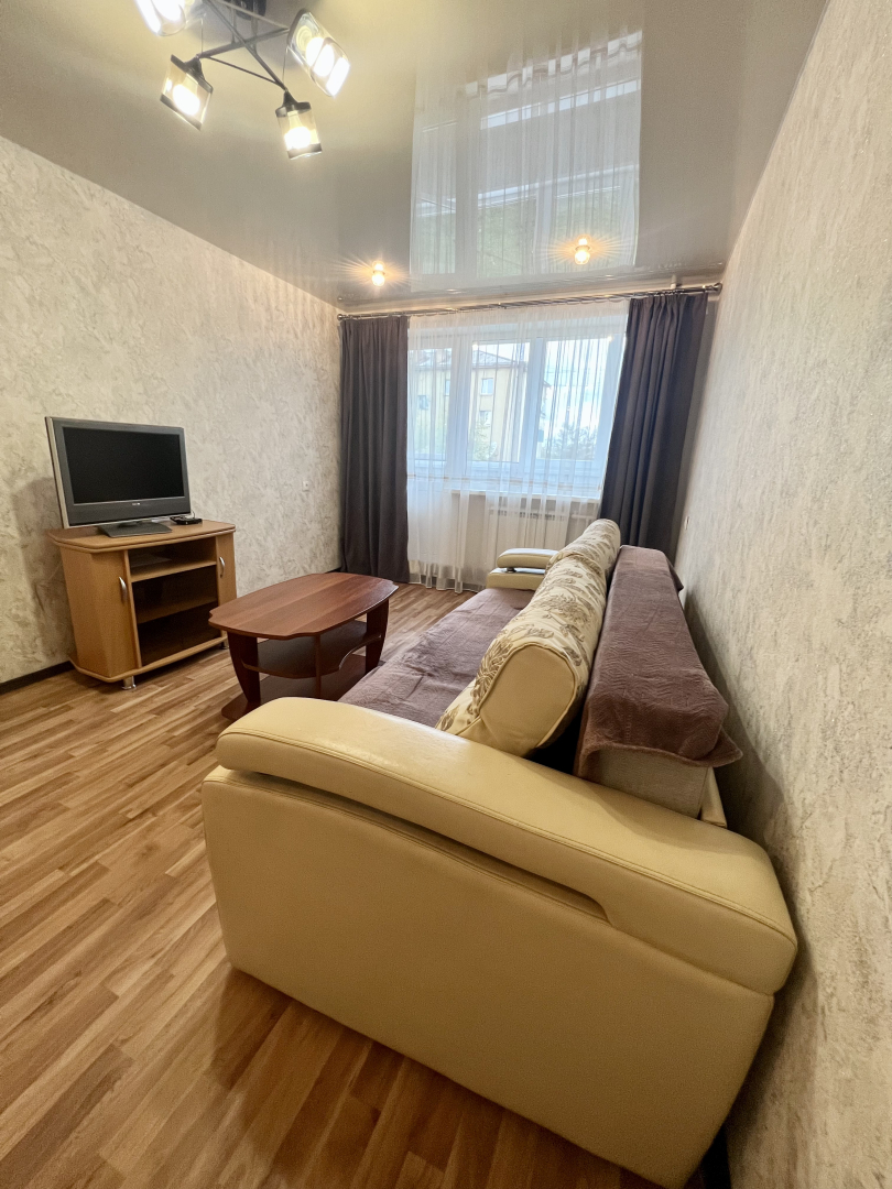 Квартира 2-х комнатная на улице Розы Люксембург 41