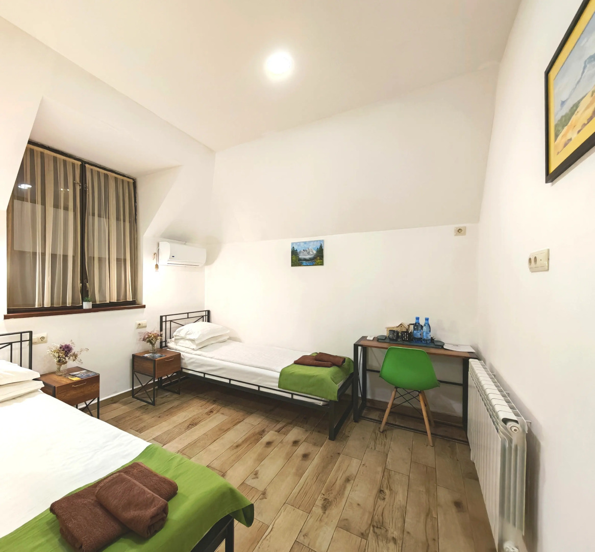 Отель Blur Inn Gallery