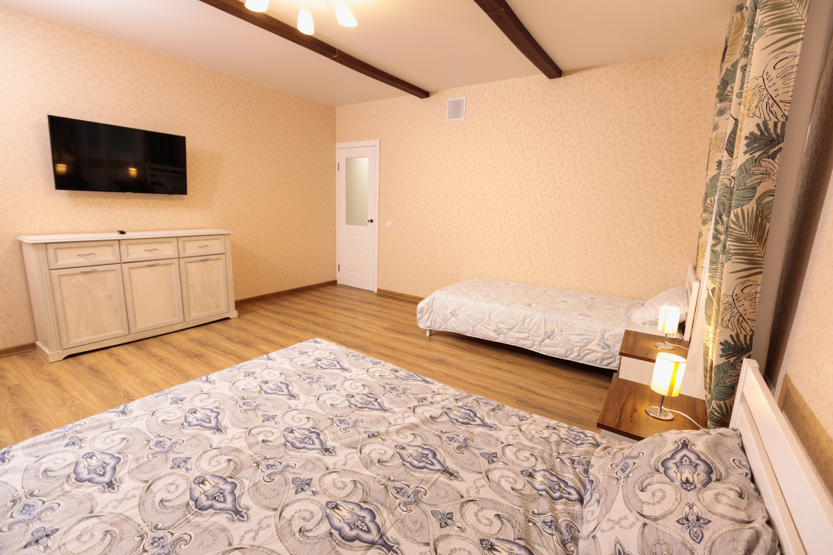 Квартира Двухкомнатная Московская 12