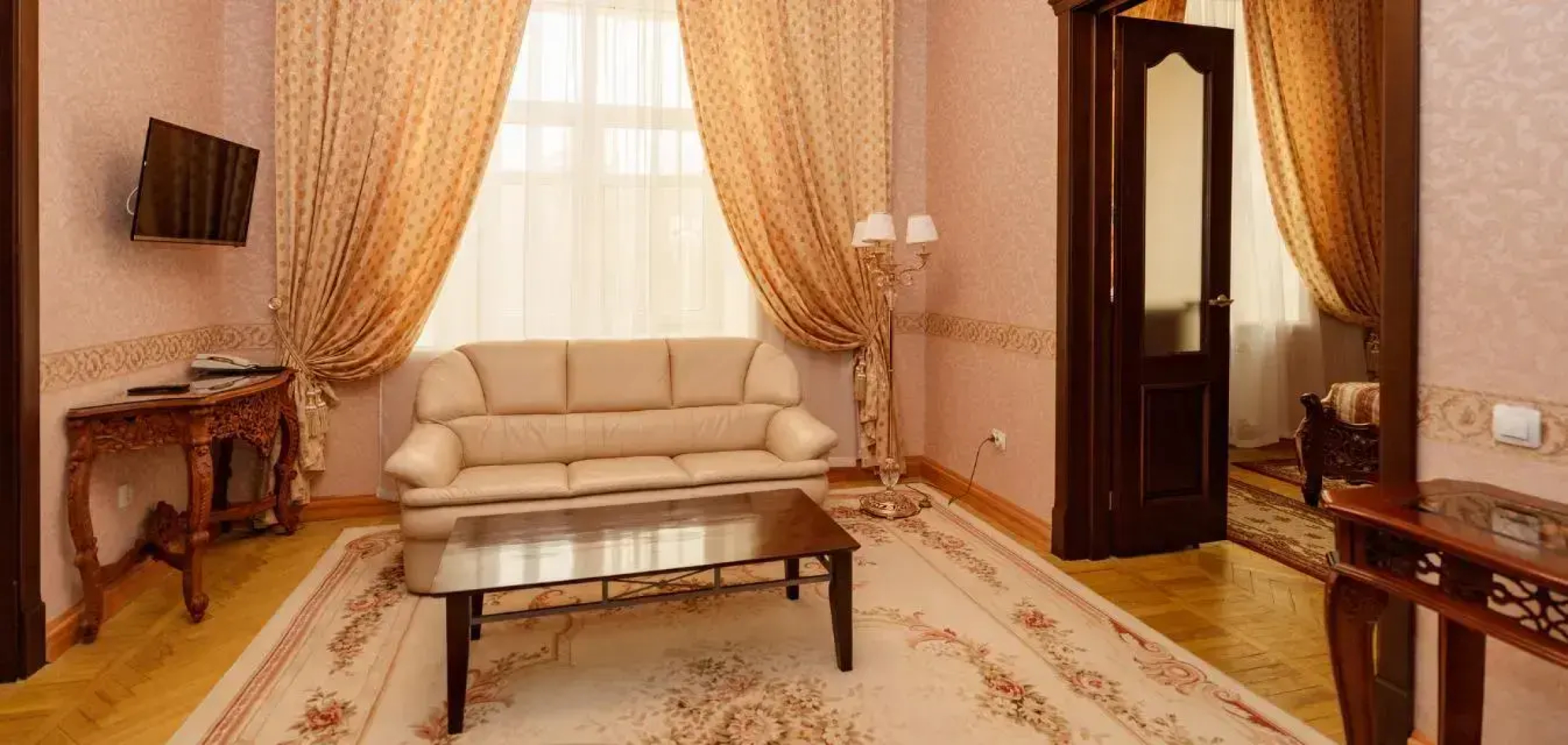 Отель Интурист
