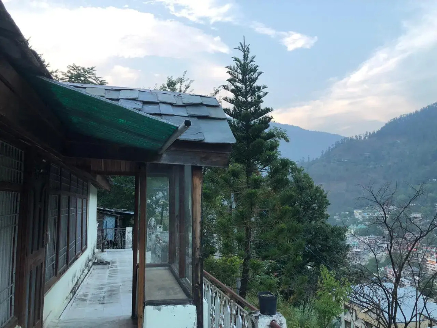 Barda Estate Tirthan Villa	