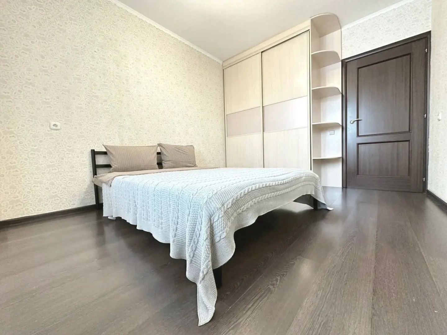 Квартира Двухкомнатная с балконом на Притомском