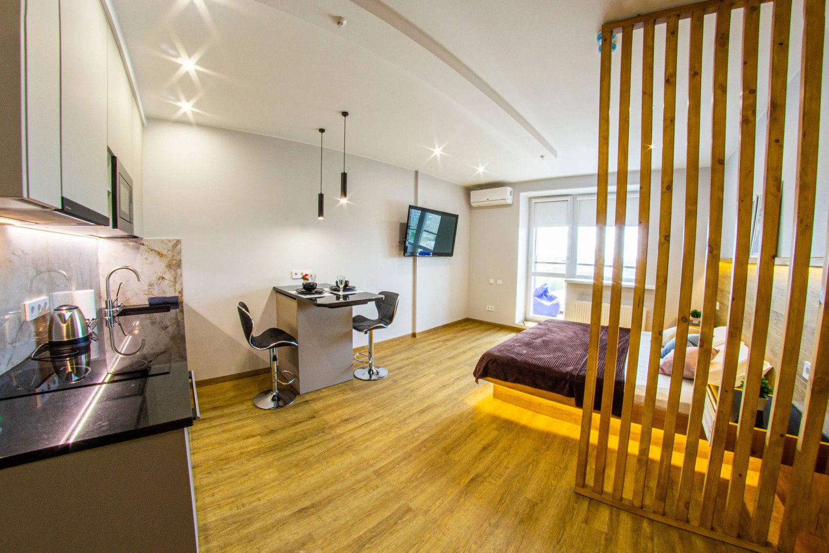 Апартаменты с Панорамным Балконом 1122