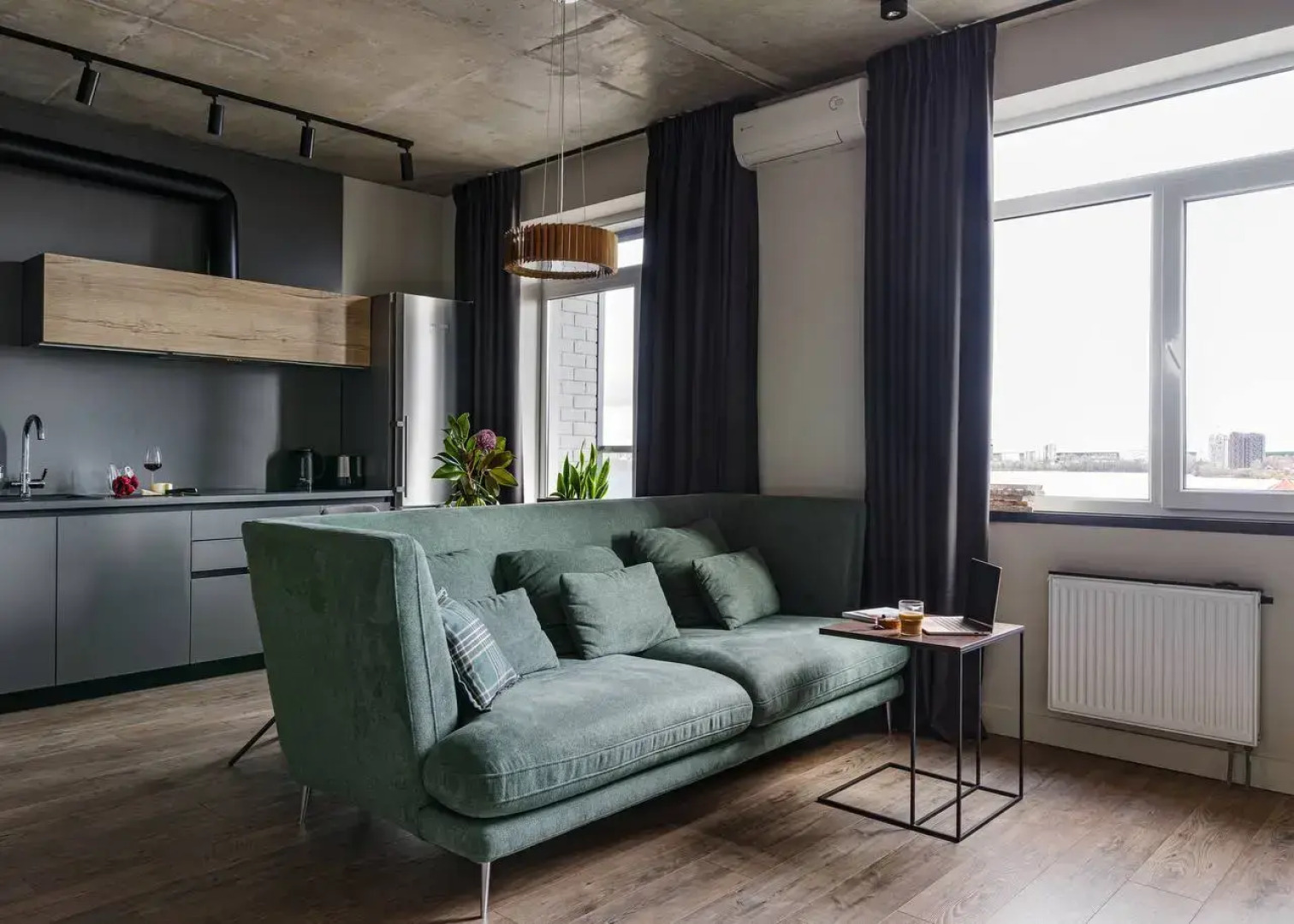 Апартаменты VEROM с видом на реку и город