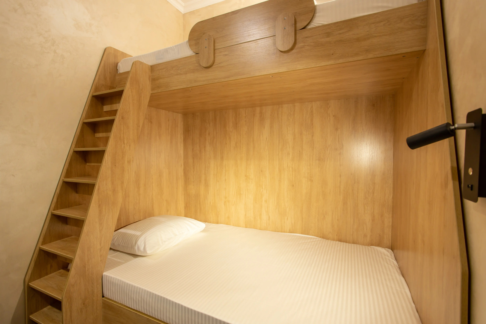 Отель Голден Кидс