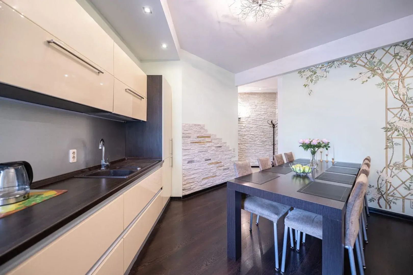 Апартаменты Пять Звёзд Большая с Кондиционерами и камином