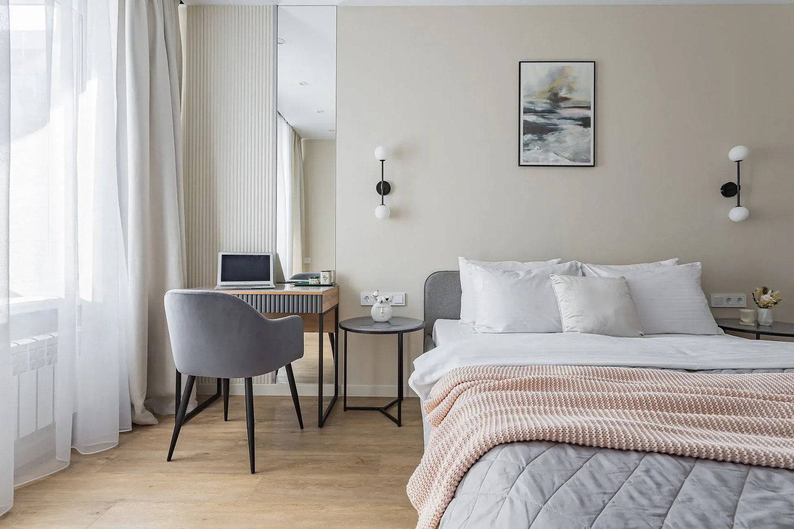 Апартаменты в центре города на улице Б Панина с парковкой Сова-Дом