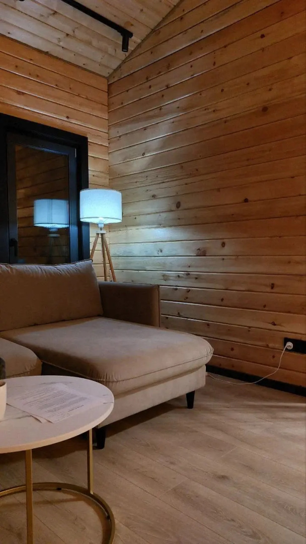 Гостевой дом Деревянный дом с камином в лесу на Славянской