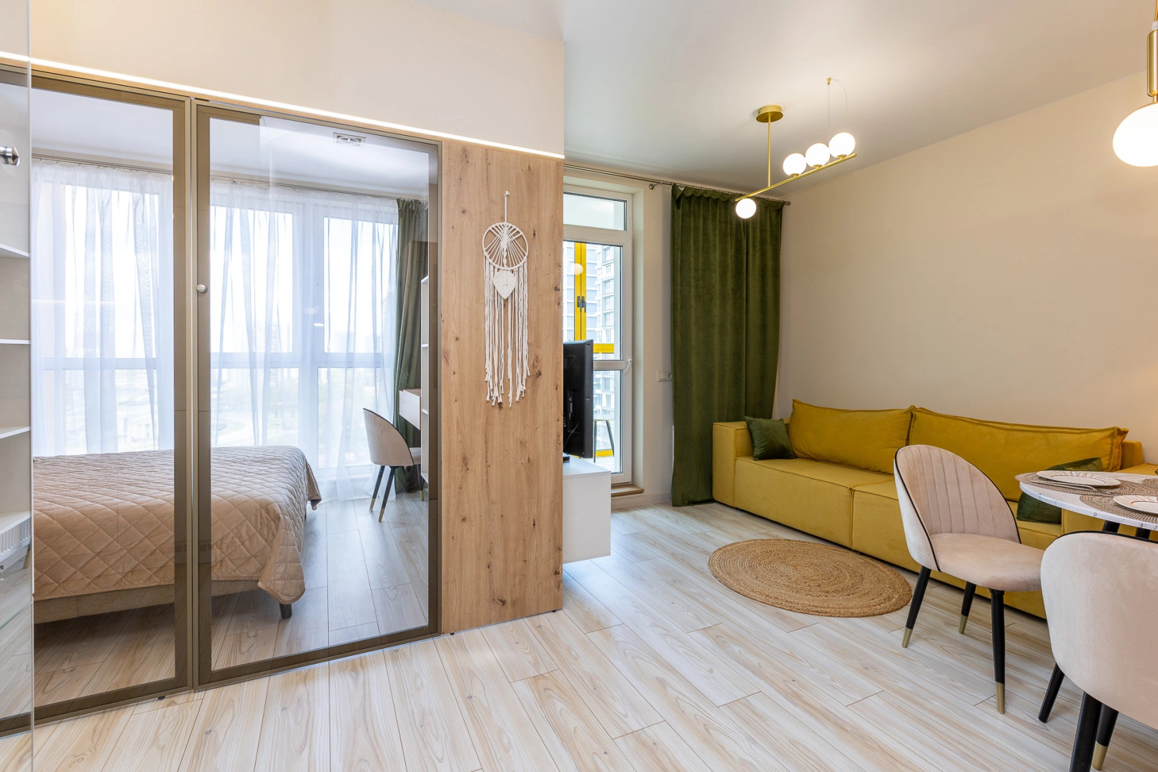 Апартаменты CozyApartments "Minsk World"