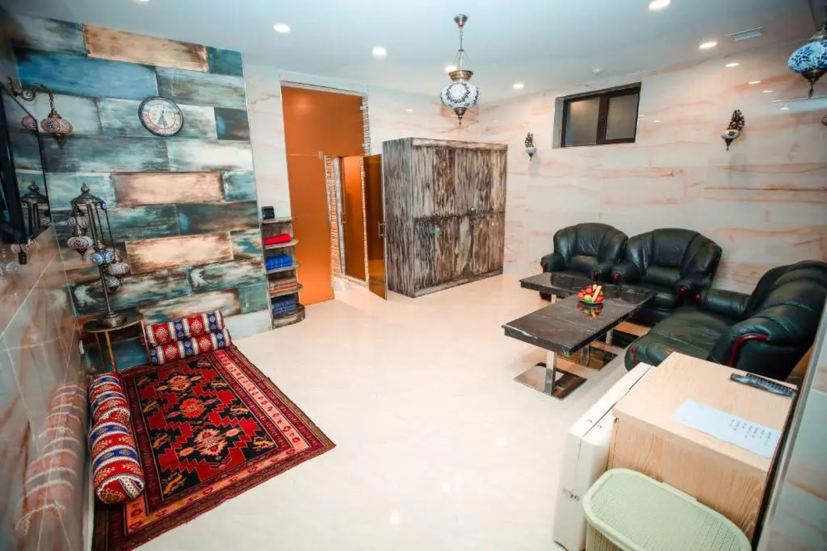 Отель Regal Inn Badamdar