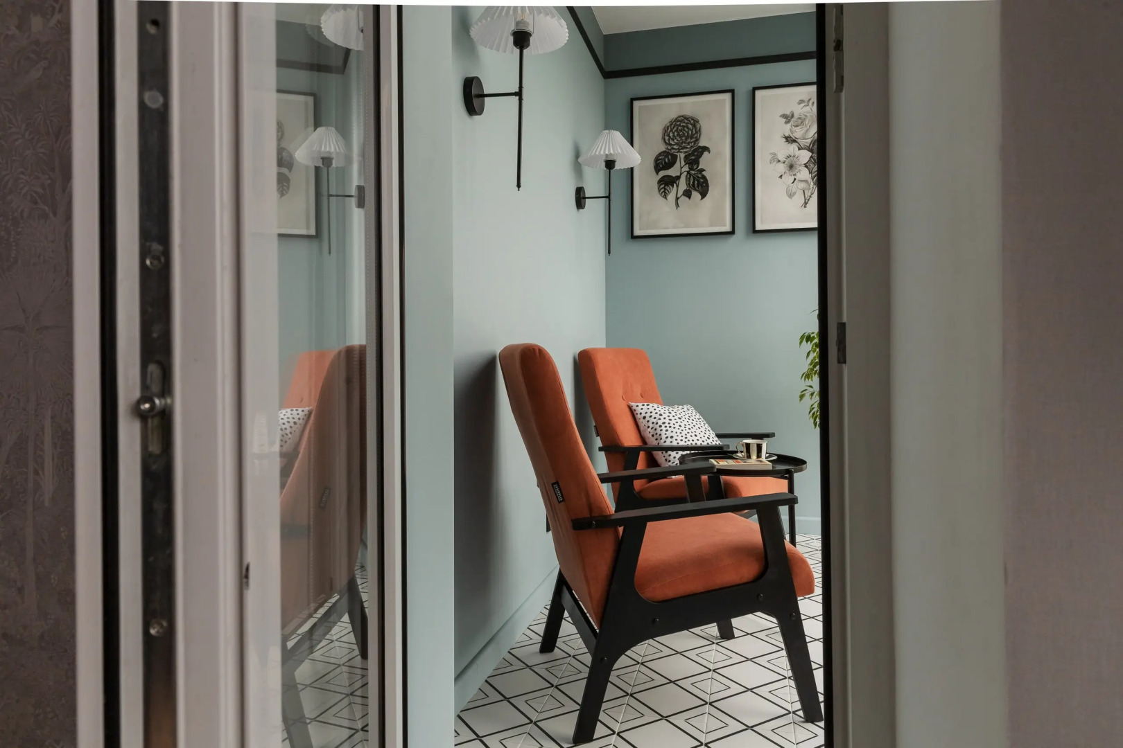 Апартаменты Новые Дизайнерские с Видом на Верхнее Озеро