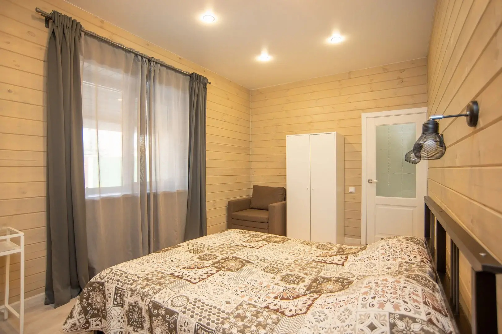 Бунгало с мангалом и верандой на Банном