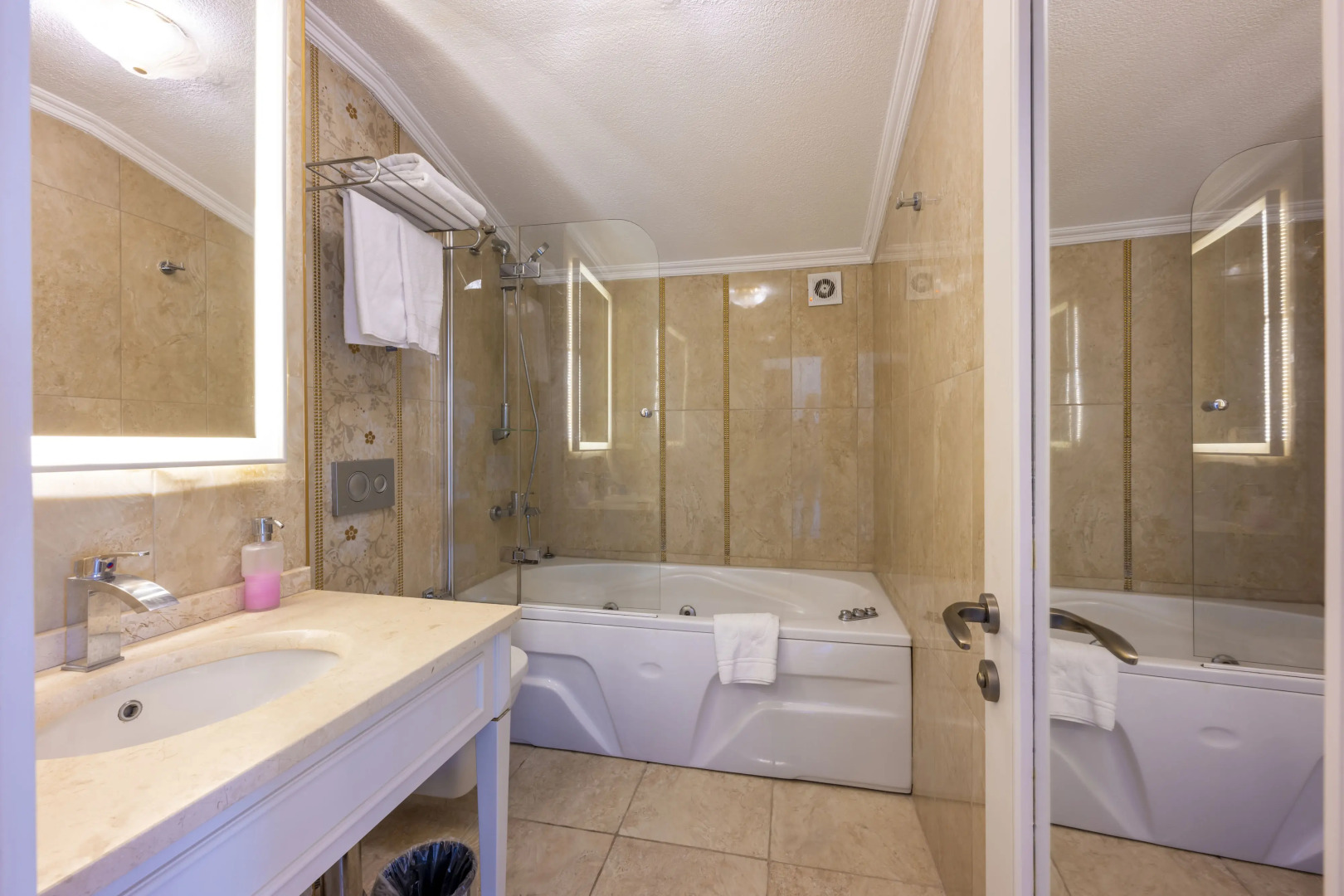 Отель Arden City