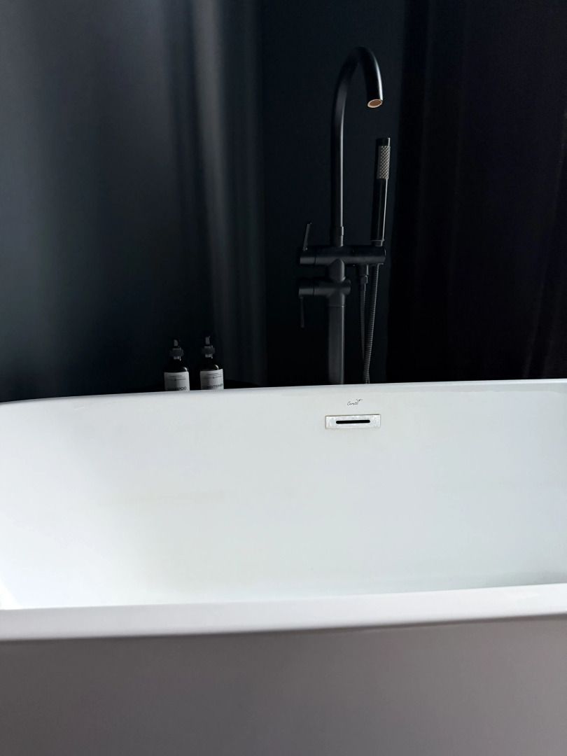 Шале Дизайнерский с Видом на Монастырь