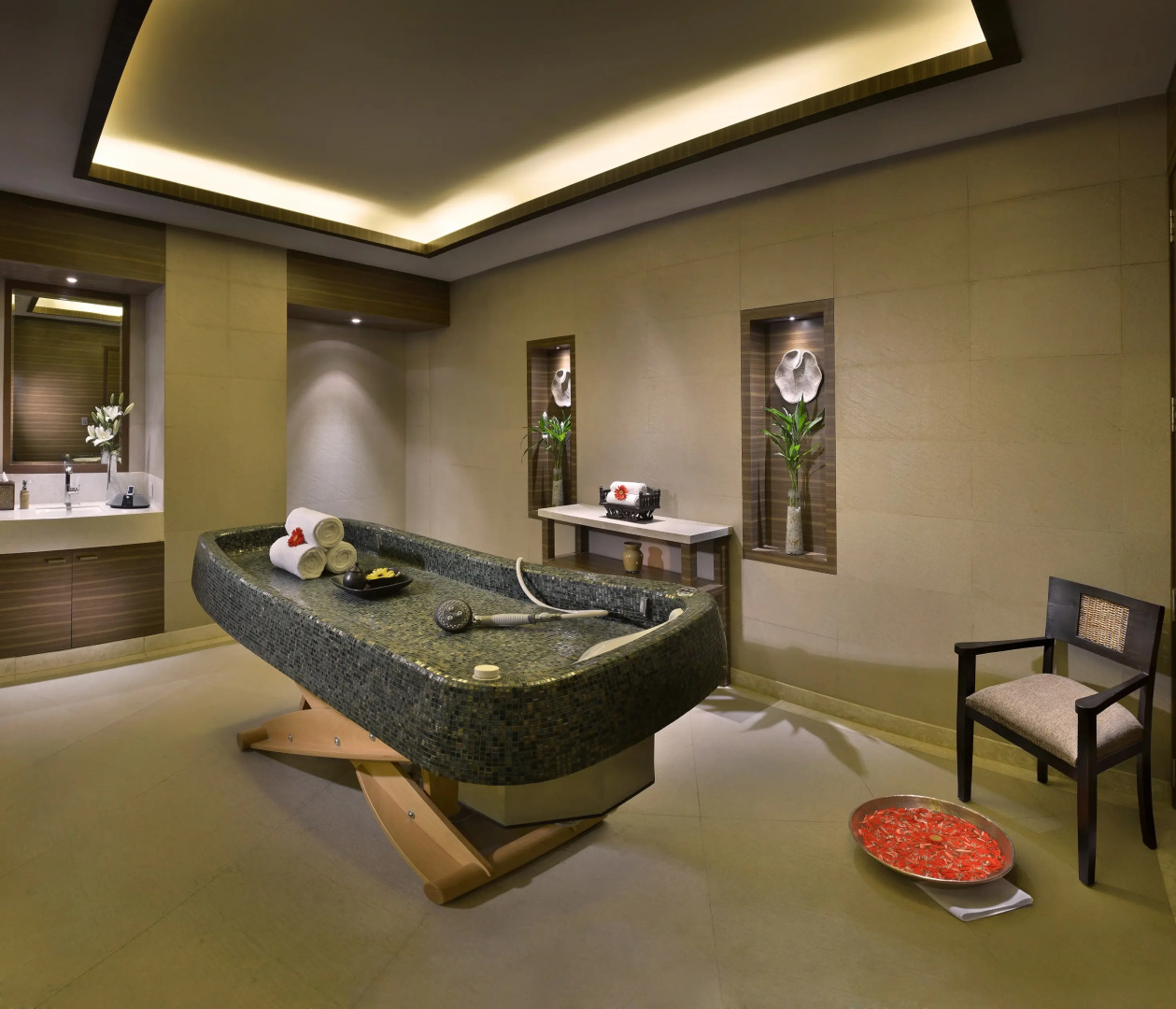 Отель The Lalit Chandigarh