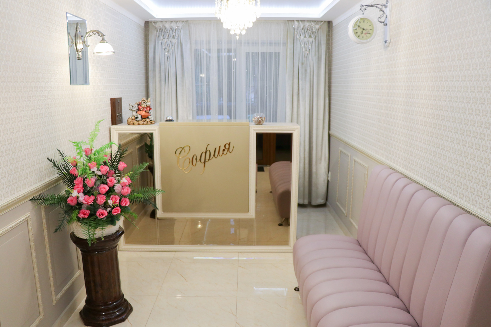 Отель София