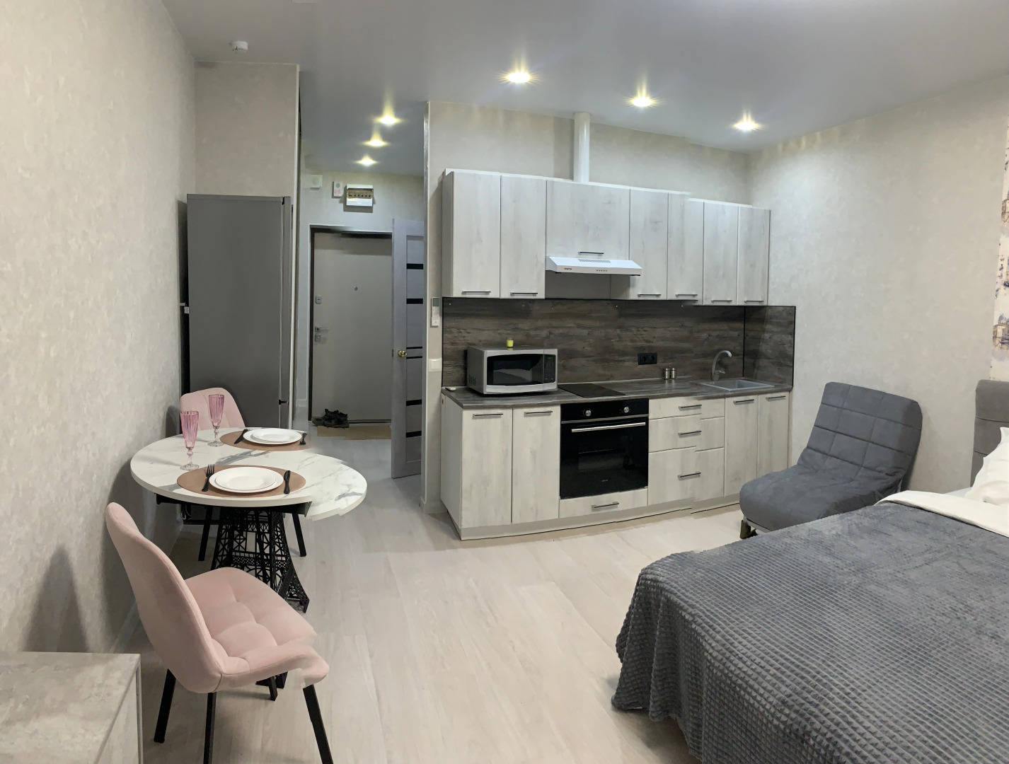 Квартира Большая красивая студия с видом на Обь у метро в ЖК Инские холмы