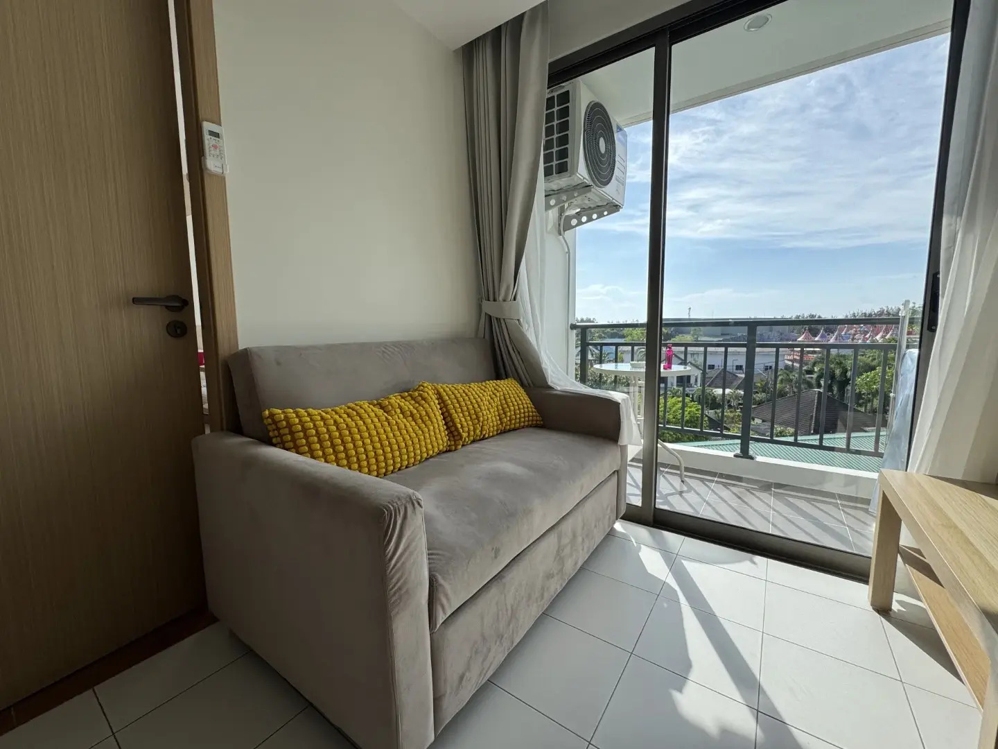 Квартира Милая с бассейном рядом с морем