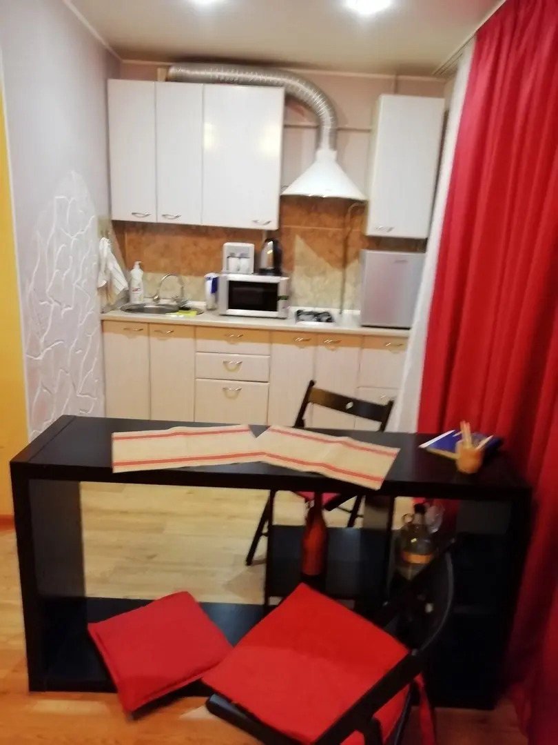 Квартира студия с камином.