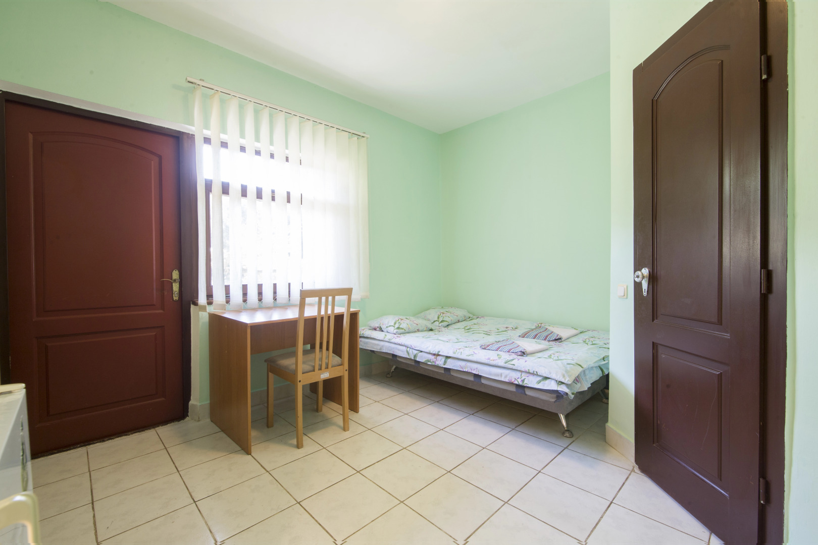 Отель Равена