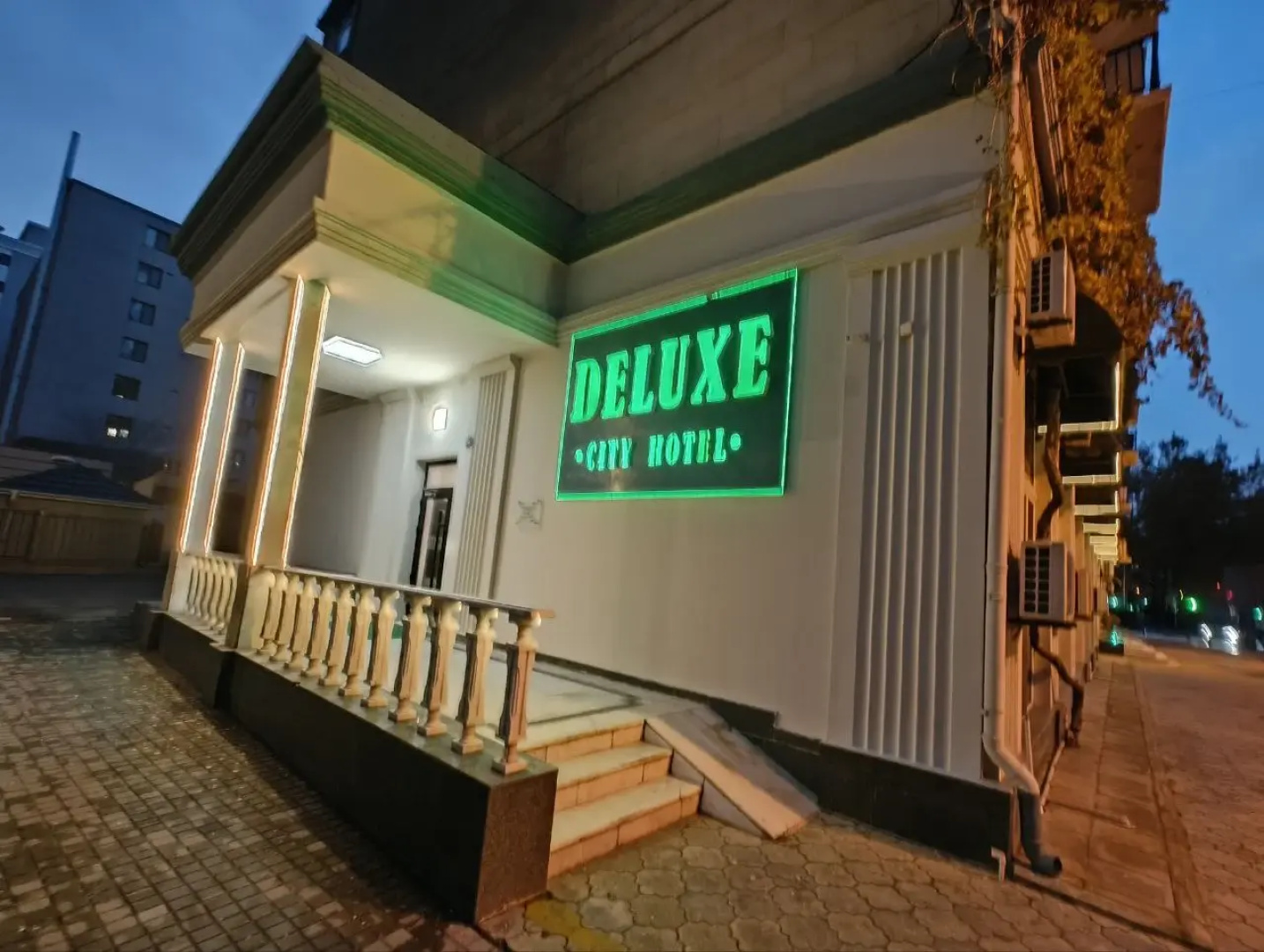 Deluxe City Boutique Hotel