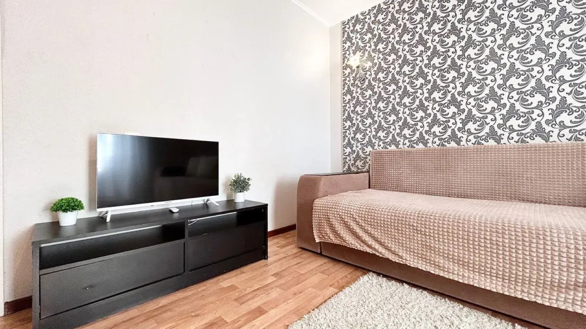 Квартира Большая 2-х Комнатная в Районе Дворца Спорта