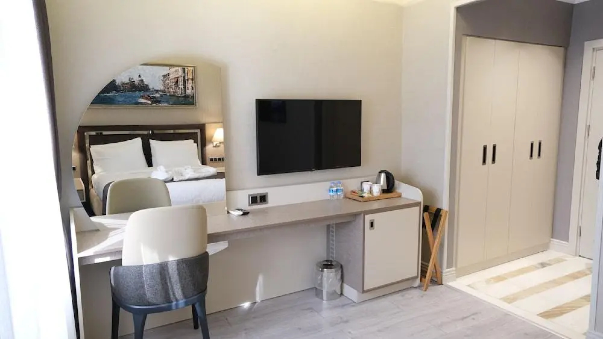 MQ Hotel Suites & SPA