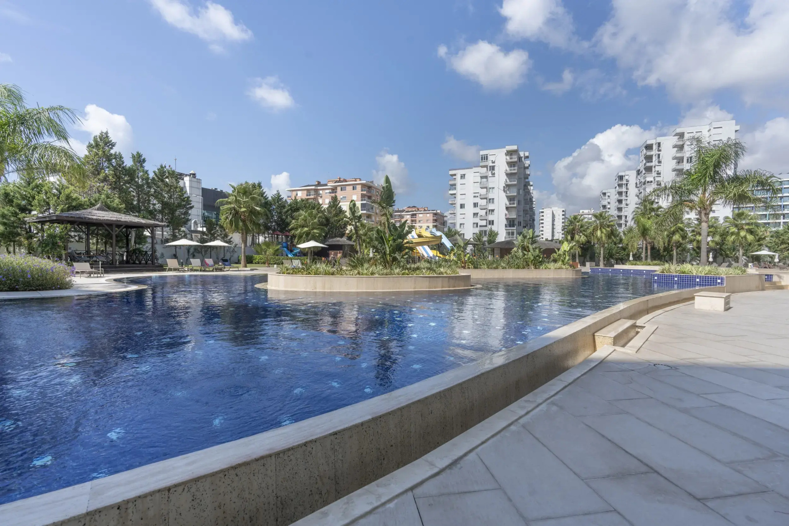 Апартаменты Maxi Sirius Town
