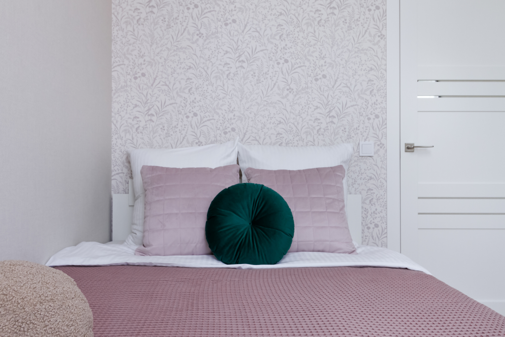 Квартира Улучшенная 2к с Тремя Кроватями